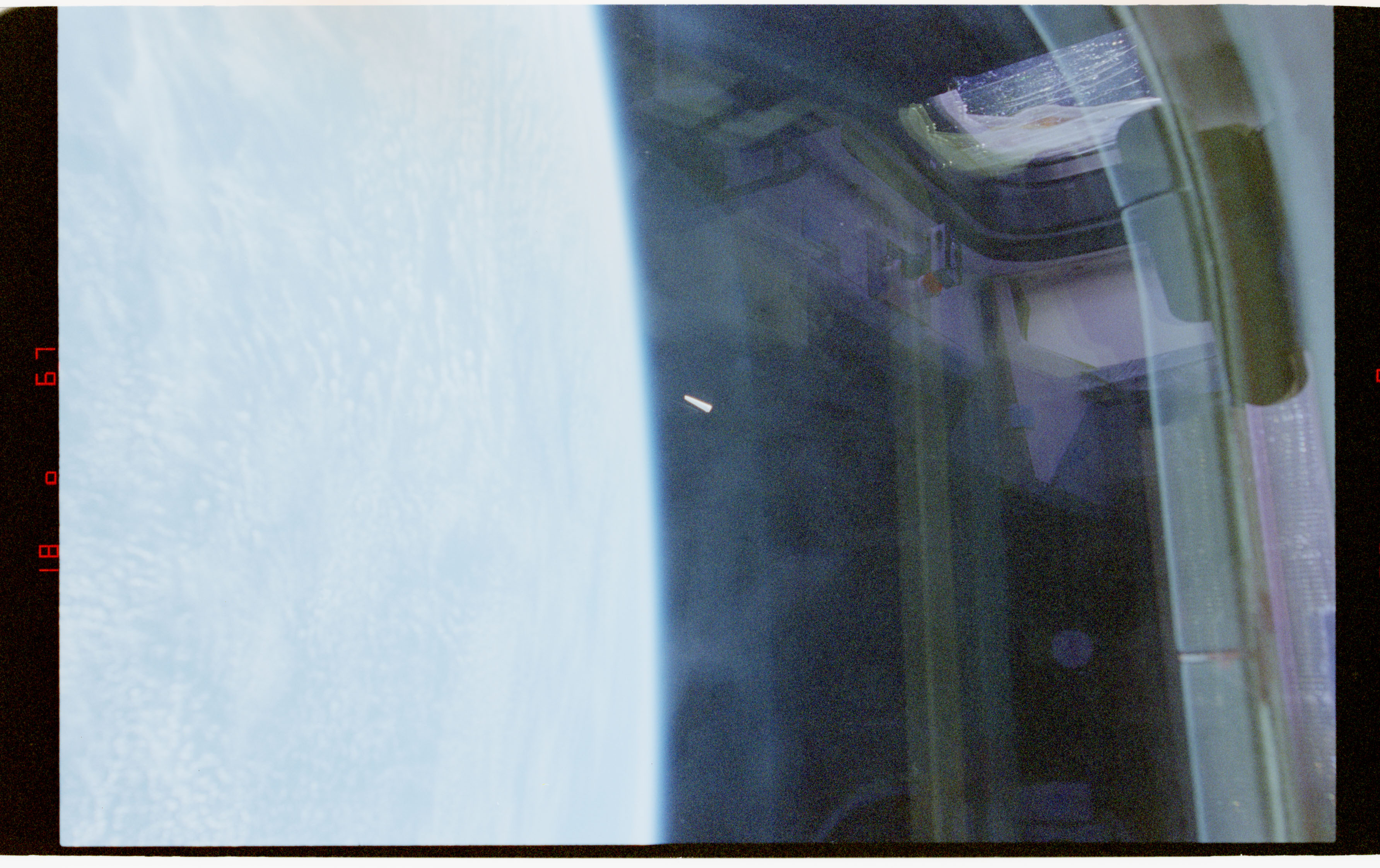 NASA-UAP-D030, STS-80 Unidentified Object Image 1, 1996