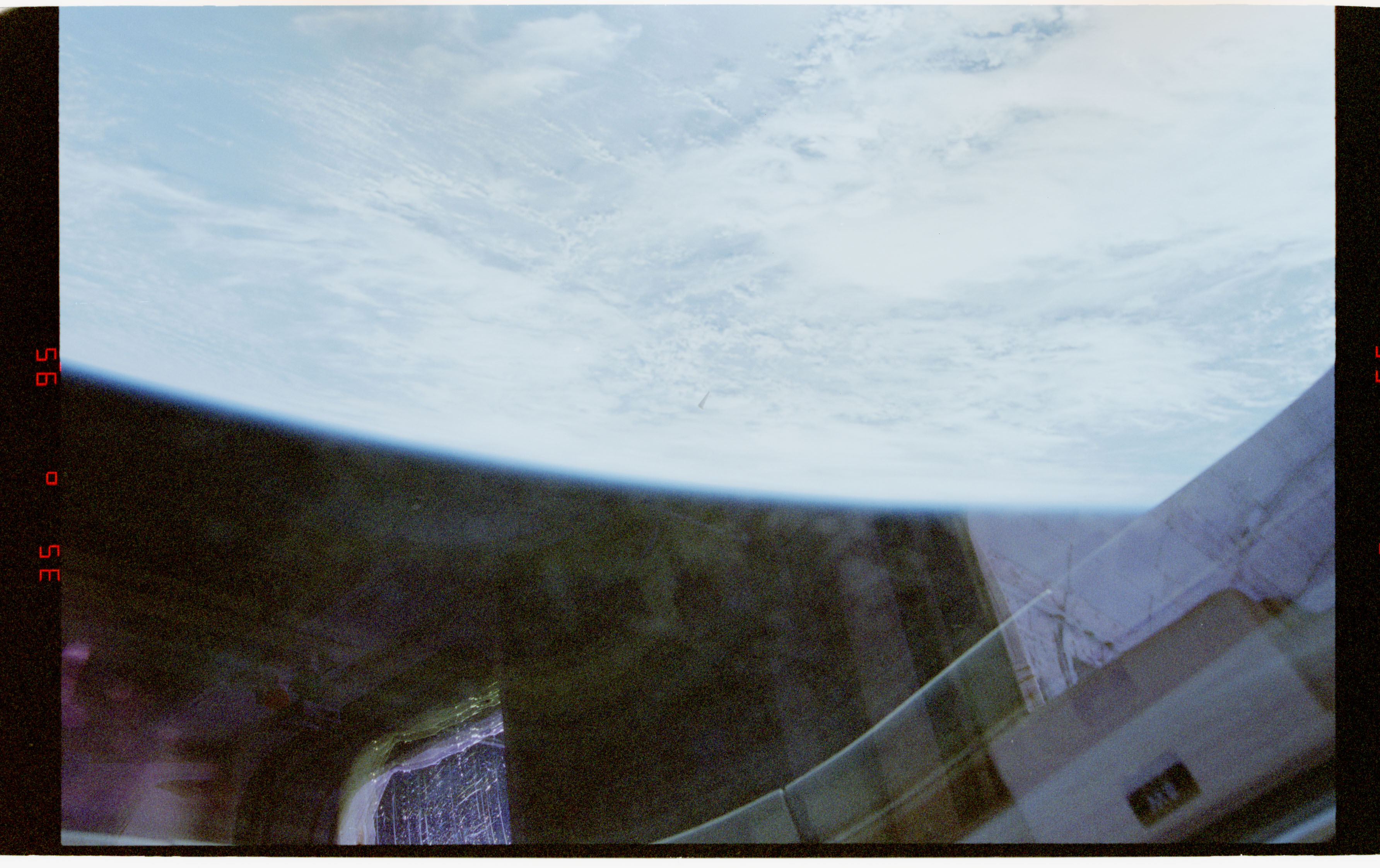 NASA-UAP-D032, STS-80 Unidentified Object Image 3, 1996